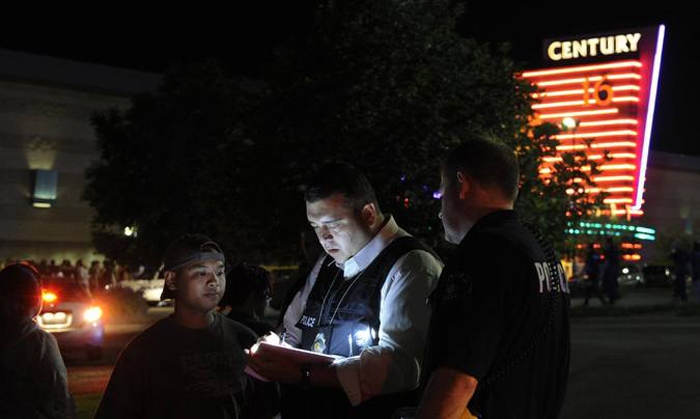Twitter, Facebook play big role in spreading word of Aurora shootings