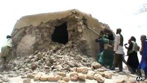 Timbuktu mausoleums 'destroyed'