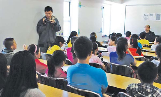 China survey: many parents want children to identify job interests by middle school
