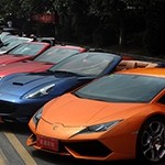 College in Hubei buys luxury cars for class