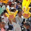 Thousands march as Japan switches off last nuclear reactor